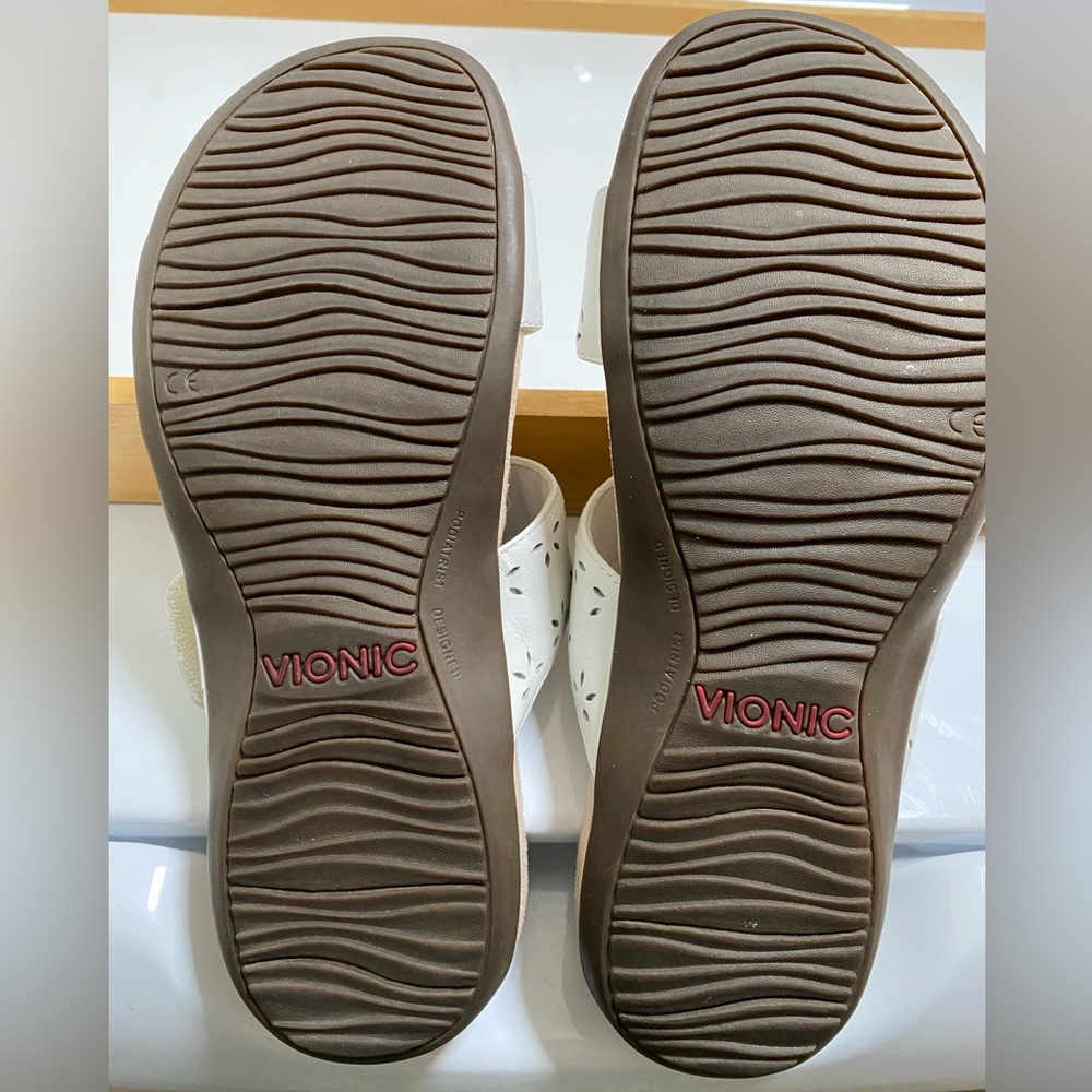 Vionic sandals - Picture 2 of 4